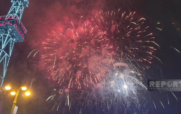 Bakıda Zəfər Günü ilə bağlı atəşfəşanlıq keçirilib