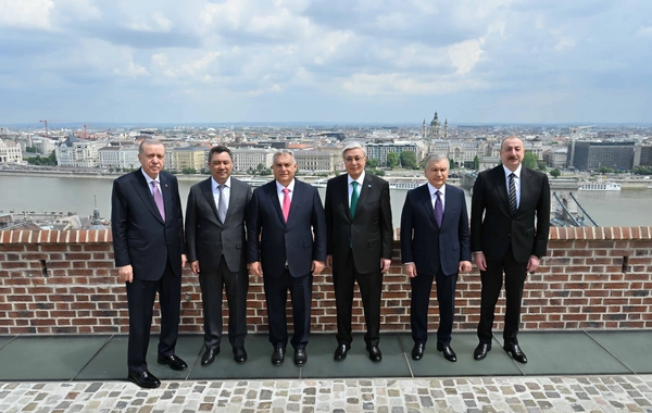 Budapeştdə TDT dövlət və hökumət başçılarının şərəfinə rəsmi lanç verilib