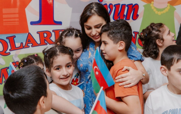 Leyla Əliyeva və Arzu Əliyeva 11 nömrəli inteqrasiya təlimli internat tipli ümumtəhsil məktəbində olublar
