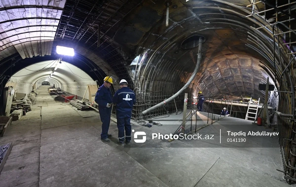 В бакинском метро объяснили необходимость разделения линий