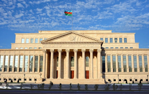 Ali Məhkəmə faizlə borc verən vətəndaşlara XƏBƏRDARLIQ edib