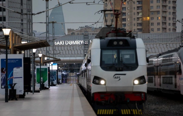 Bakı-Tbilisi qatarında minimum xidmət və daha ucuz biletlər olacaq?