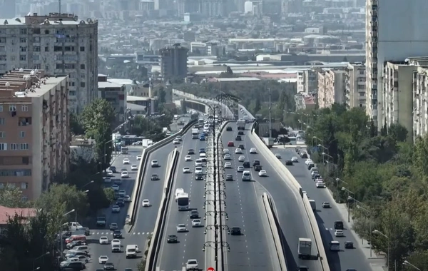 Sürücüləri çaşdıran vəziyyət - Xaos içində qalan yollar