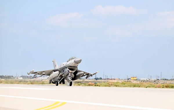"Şahinlərin Görüşü-2026": Təyyarə və helikopterlərin uçuşları həyata keçirilib