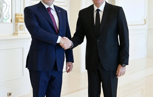 İlham Əliyev Türkiyənin xarici işlər nazirini qəbul edib