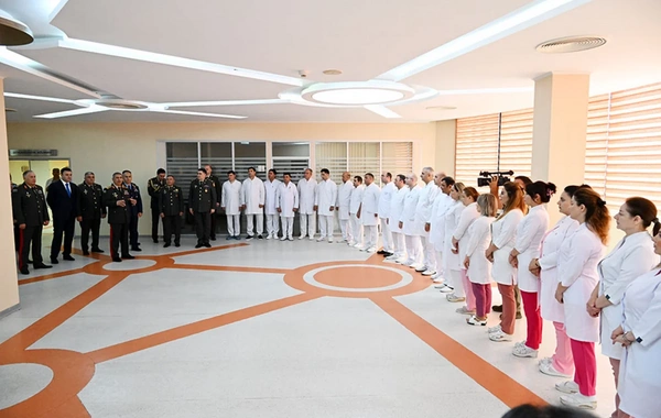 Zakir Həsənov Baş Klinik Hospitalı ziyarət edib