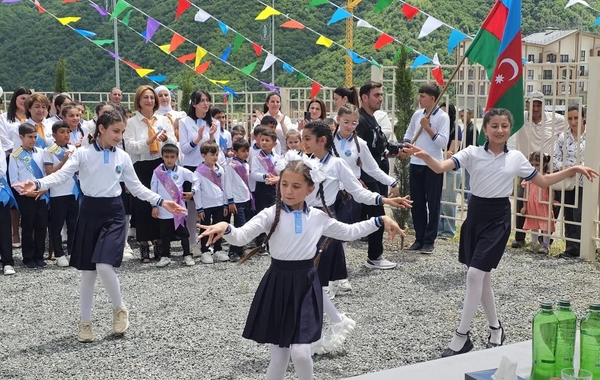 Elm və təhsil naziri Kəlbəcərdə tək məzunun "Son zəng"ində iştirak edib