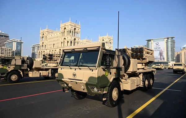 Bakıda hərbi paradda nümayiş etdirilən müasir texnikalar - SİYAHI