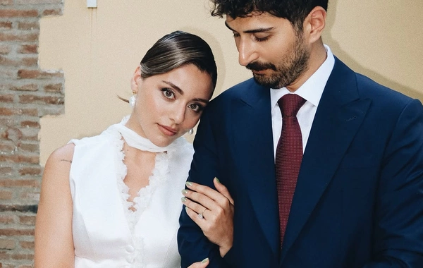 Sıla Türkoğlu nişanlandı