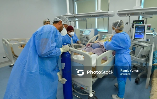 Bakıda COVID-19 xəstələrinə xidmət göstərən tibb işçilərinin maaşlarına əlavənin verilmə müddəti uzadılıb