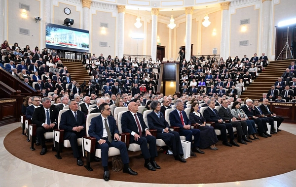 AMEA-nın 80 illik yubiley yığıncağı keçirilib, İlham Əliyev çıxış edib