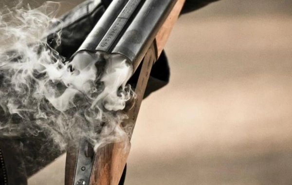 Arvadı evi tərk etdi - əlinə silah alıb ona, qızına və qohumlarına ATƏŞ AÇDI