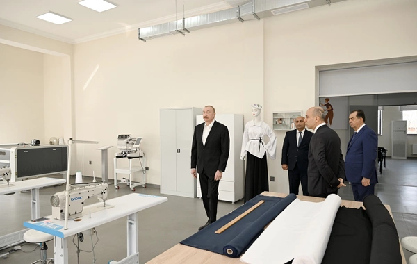 İlham Əliyev Lənkəran Dövlət Peşə Təhsil Mərkəzinin açılışında iştirak edib