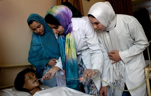 Taliban qadınların həkim və tibb bacısı olmaq üçün təhsil almasını qadağan edir