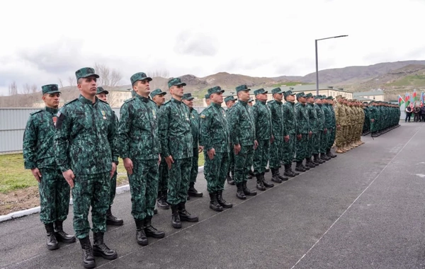 Azərbaycanda bir qrup hərbçiyə MƏNZİLLƏR VERİLDİ