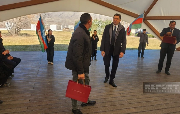 Переселившимся в Ходжалы 30 семьям вручены ключи от квартир