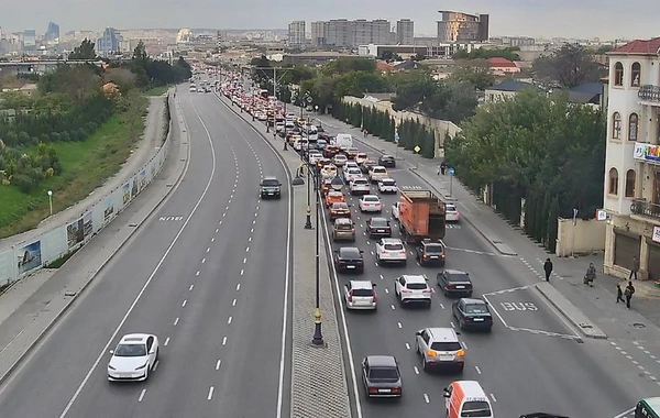 Bakıda bu yollarda nəqliyyatın sıxlığı yaranıb
