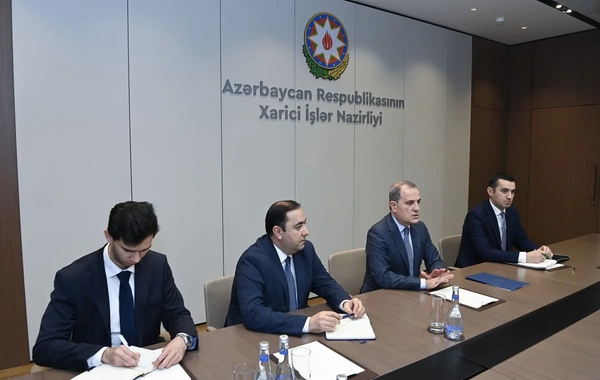 Ceyhun Bayramov AQEM-in Baş katibi ilə təşkilatın VII Sammitinin nəticələrini müzakirə edib