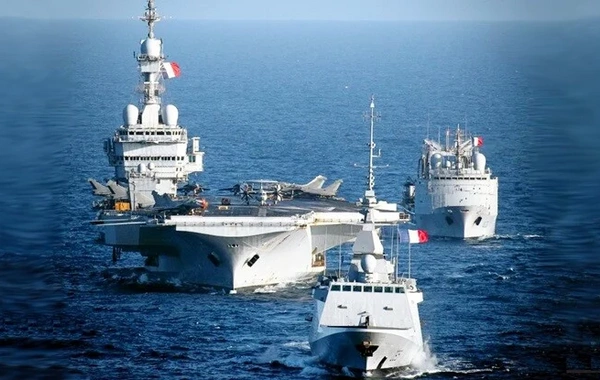 Fransa Hind okeanında neft tankerini saxladı