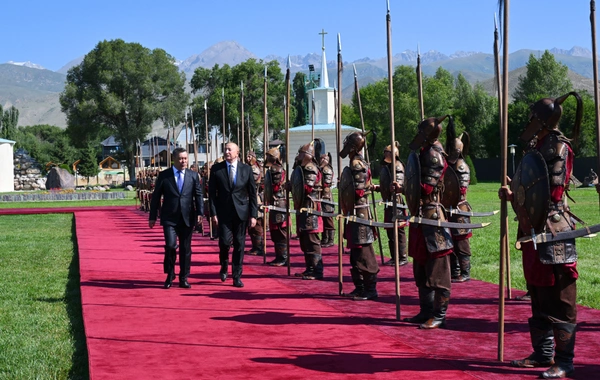 Prezident İlham Əliyevin Çolpon-Ata şəhərində rəsmi qarşılanma mərasimi olub