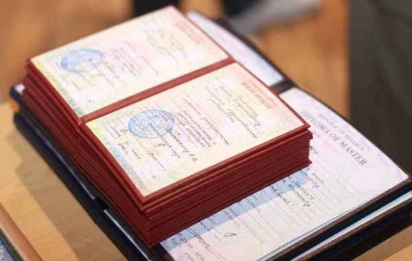 В Азербайджане выявлены 10 поддельных дипломов о зарубежном образовании