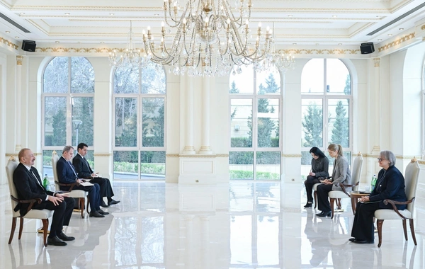 Президент Ильхам Алиев принял верительные грамоты новоназначенного посла Австралии в Азербайджане