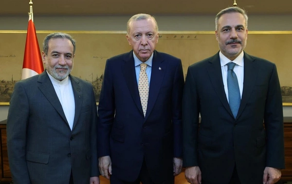 Ərdoğan İranın xarici işlər nazirini qəbul edib