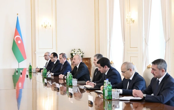 Azərbaycan və Latviya prezidentlərinin geniş tərkibdə görüşü keçirilib