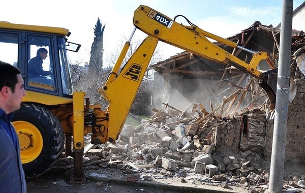 Снос домов в Баку: кто получит выплаты, а кто - квартиры?