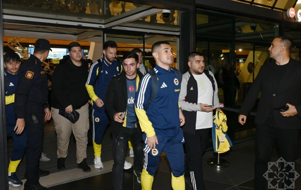 Fənərbaxça klubu Bakıda coşqu ilə qarşılandı