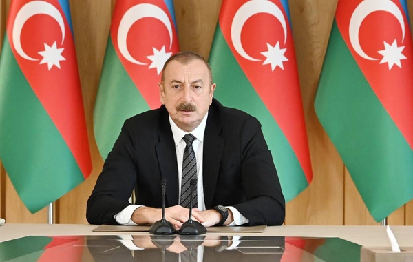 Prezident: Biz Bakının tarixi memarlıq ansamblını dəyişdirə bilmərik