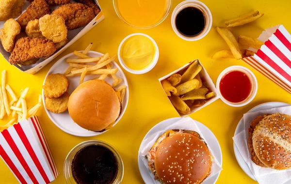 Названа группа продуктов, повышающая риск инфаркта и инсульта на 67 %