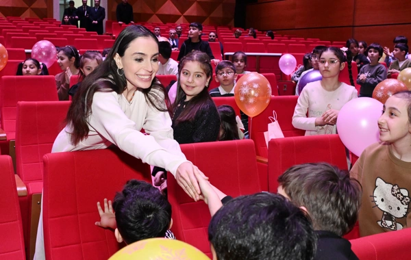 В Гянджинском драмтеатре состоялась премьера анимационного сериала "Иси и Пити"