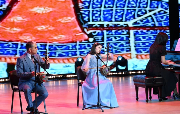 Leyla Əliyeva və Alyona Əliyeva  mükafatlandırma mərasimində iştirak ediblər