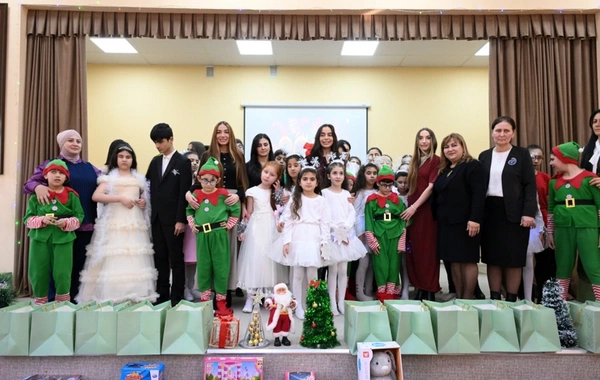 Leyla Əliyeva, Arzu Əliyeva və Alena Əliyeva 5 nömrəli internat tipli xüsusi ümumtəhsil məktəbində olublar