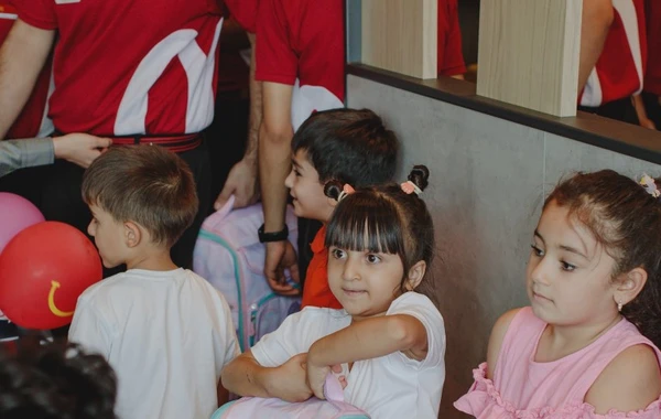 "McDonald"s" və DSMF şəhid övladlarını məktəb ləvazimatları ilə təmin edib
