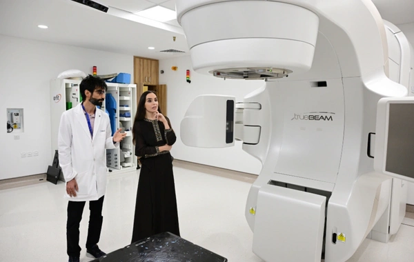 Leyla Aliyeva visited the Comprehensive Cancer Treatment and Research Center in Muscat