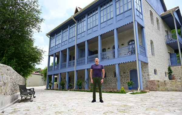 Prezident İlham Əliyev Şuşada "Yasəmən" hotelinin yeni korpusları ilə tanış olub