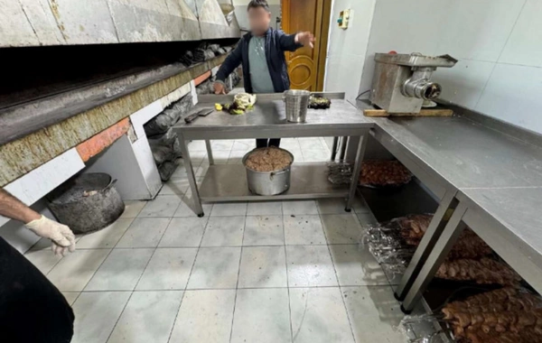 Bakıda məşhur şadlıq evində nöqsanlar aşkarlandı: Müştərilərə camış əti verilirmiş