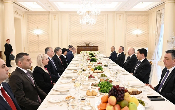 Çin liderinin adından Azərbaycan Prezidenti İlham Əliyevin şərəfinə rəsmi ziyafət verilib