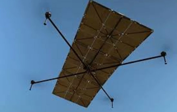 Блогеру удалось создать работающий от солнечных батарей квадрокоптер