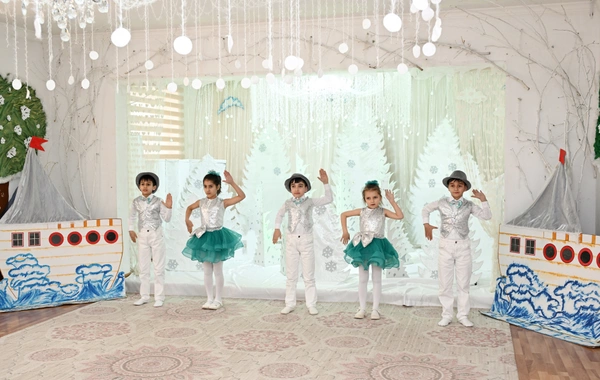 Leyla Əliyeva və Alena Əliyeva Gəncədə uşaq evində olublar