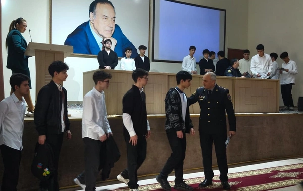 Polis Akademiyası IX–XI sinif şagirdləri ilə təbliğat-təşviqat tədbirləri keçirir