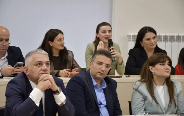 Əlaqələndirmə Qərargahının İşçi Qrupunun üzvləri Qarabağ Universitetində tələbələrlə görüş keçirib