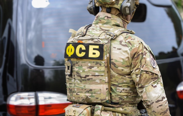 ФСБ РФ задержала на границе с Азербайджаном мужчину, перевозившего секретные документы в Украину