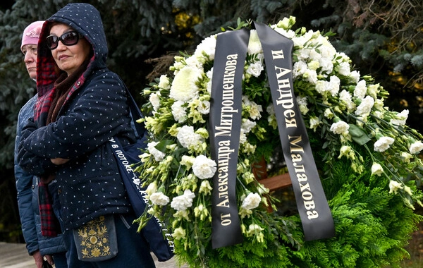 Rusiyalı psixoterapevt Ukraynada anasının və qızının yanında dəfn olundu