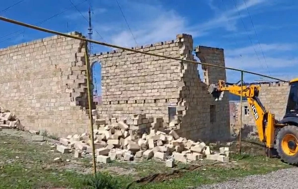 Gəncə və Göygöldə qanunsuz tikililər sökülüb