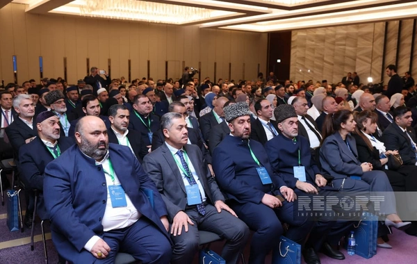 В Баку прошел II Форум религиозных деятелей