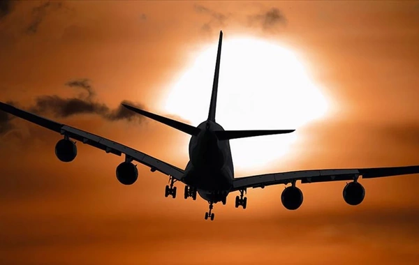 Hollandiyada 1000-dən çox reys ləğv edildi