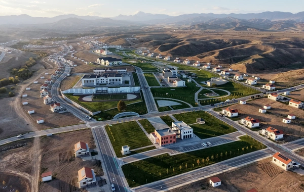 İlham Əliyev Cəbrayılın Horovlu kəndinin birinci mərhələsinin açılışında iştirak edib İlham Əliyev Cəbrayılın Horovlu kəndinin birinci mərhələsinin açılışında iştirak edib